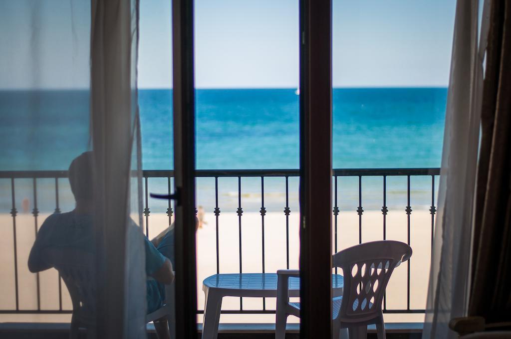צרבו Rocamar Beach Resort חדר תמונה